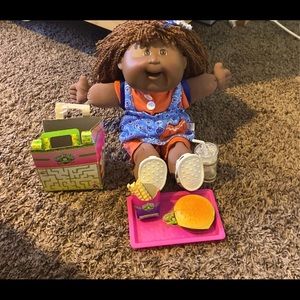 Working Snack time Cabbage patch kid with original accessories and a lunch set.